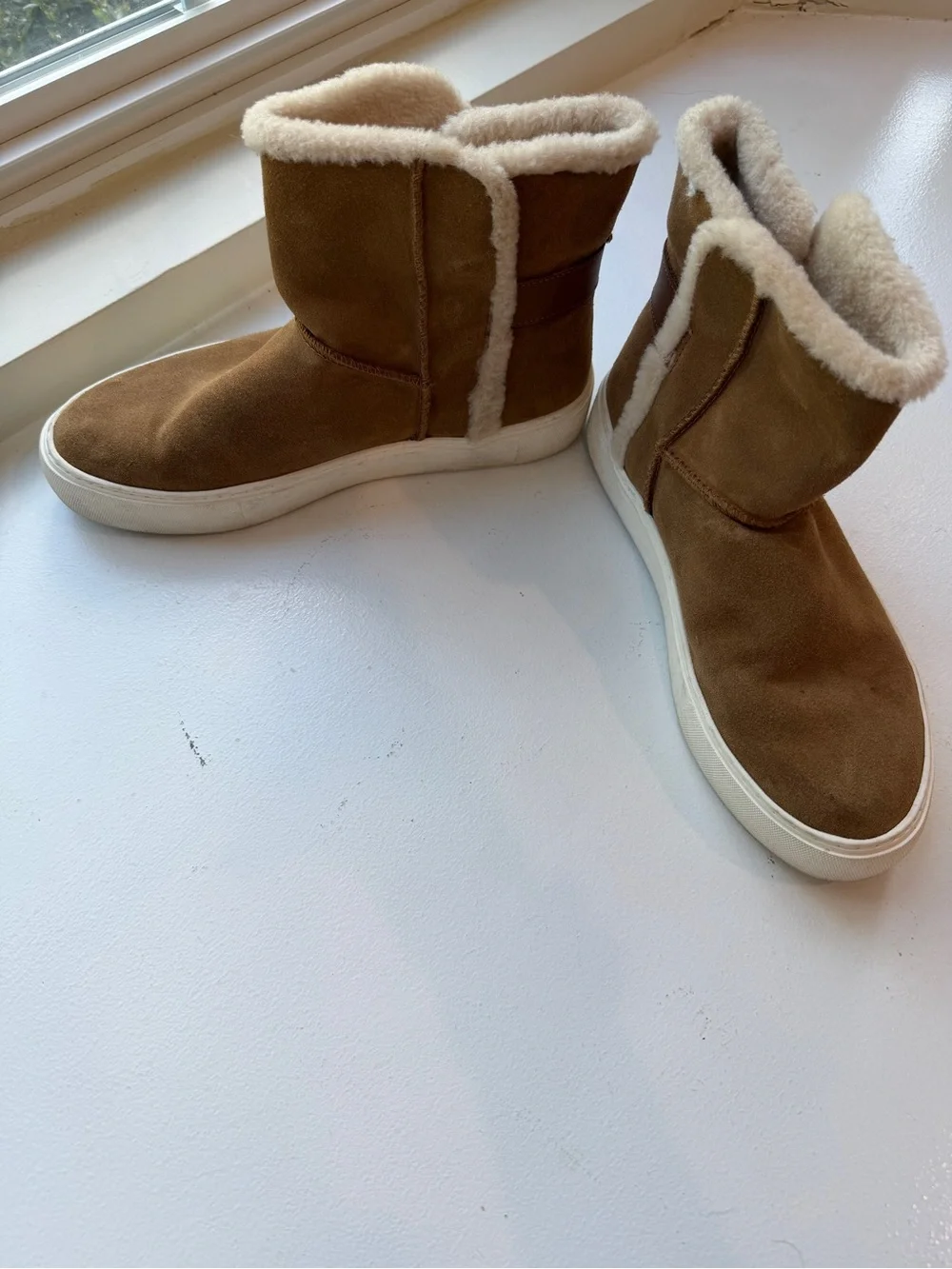 UGG Aika in Chestnut Brown Suede Wool Lined Platform Buckle Boots Size 9